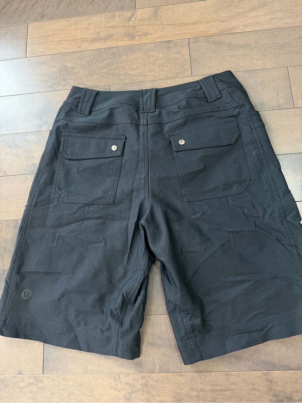 Lululemon Men's Shorts Size 32 - Picture 2 of 5